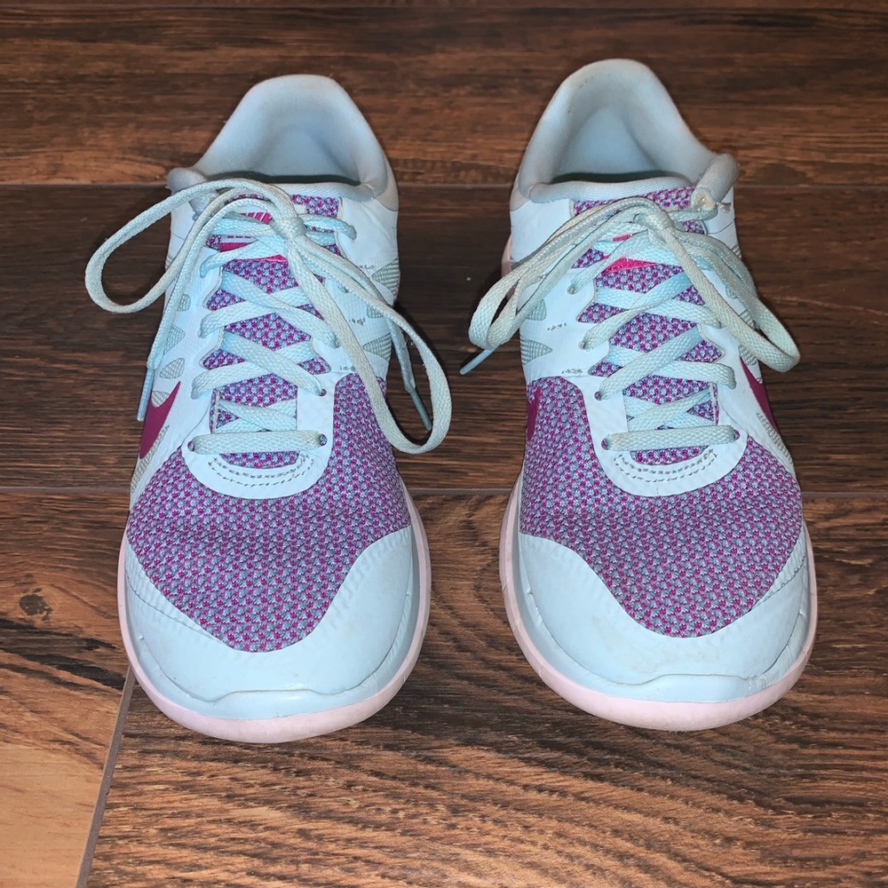 Nike free run 4.0 tennis shoes - women’s size 8
